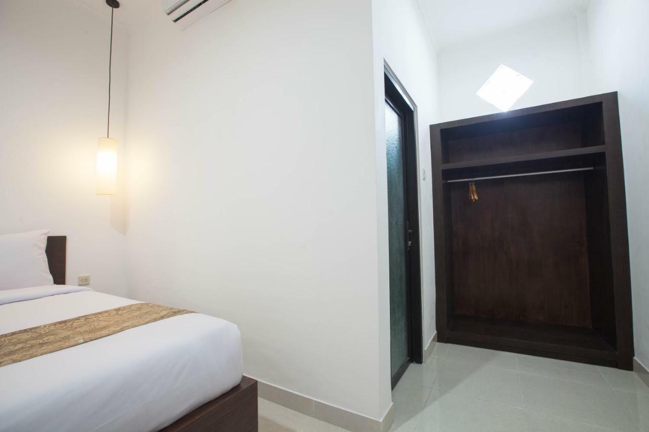 Yankee Fara 14 Hotel Seminyak  Exterior photo